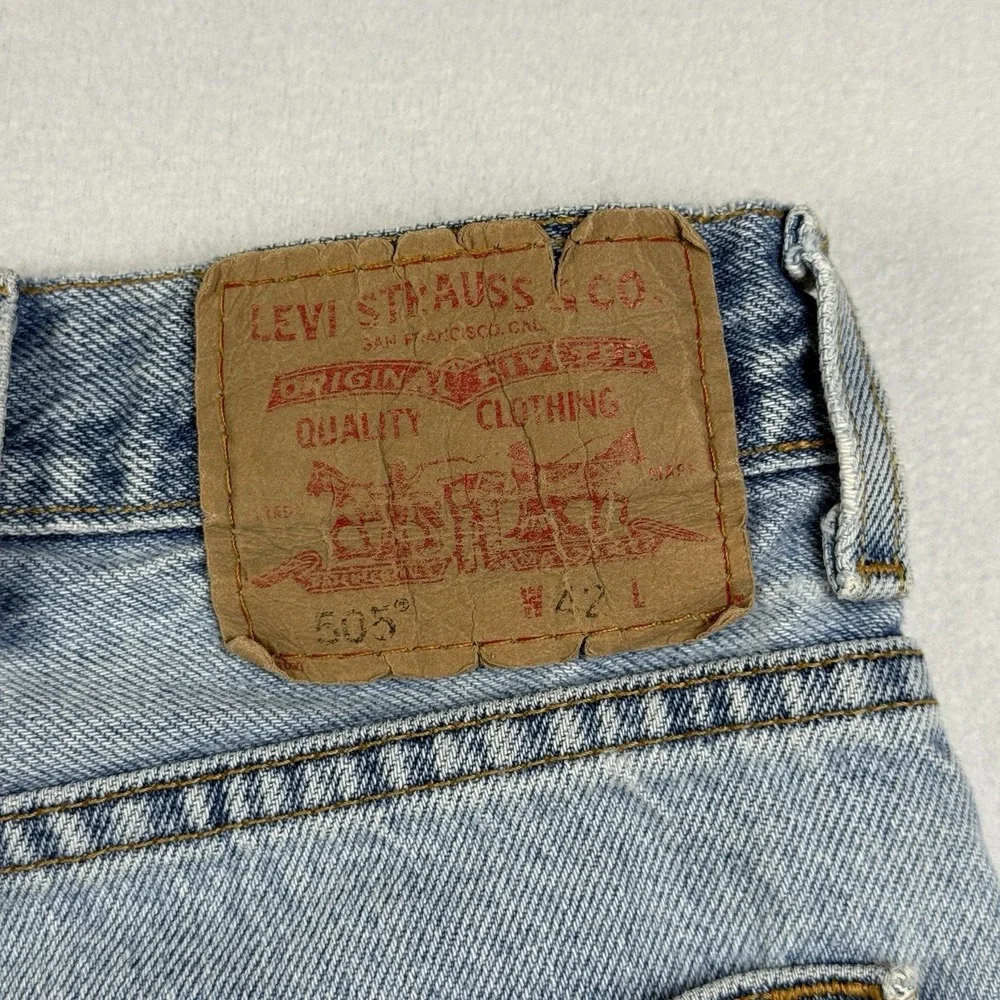 Vintage Levis 505 Mens Shorts Size 42 Distressed Light‎ Wash Blue Denim Sm Flaw